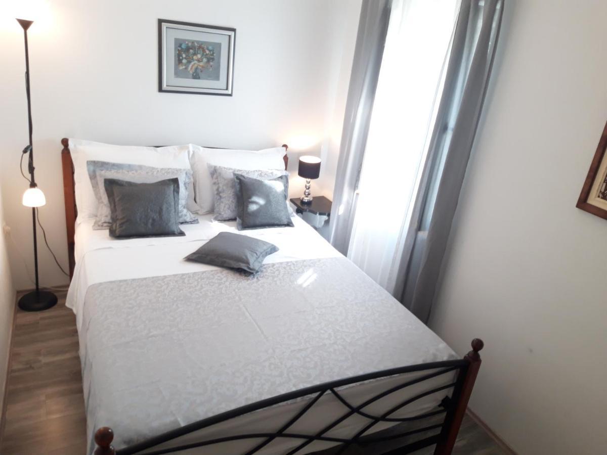 Ferienwohnung Luxury Mansarda Duplex - City Centre - Stone House Split Exterior foto