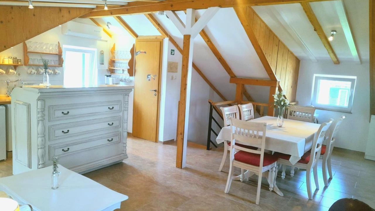 Ferienwohnung Luxury Mansarda Duplex - City Centre - Stone House Split Exterior foto